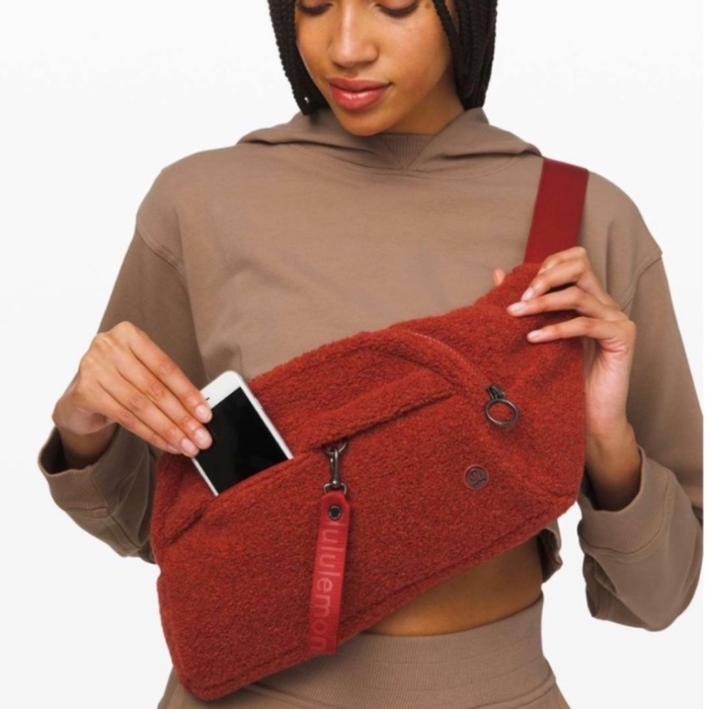 LULULEMON On the Beat Belt Bag Sherpa Red Heathered Magma